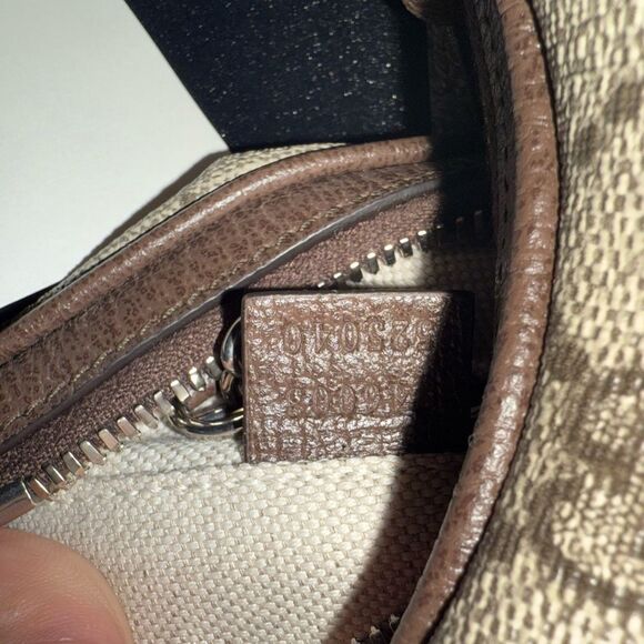 Brand new with tags GUCCI ATTACHE MINI BAG fits phone - Picture 13 of 14